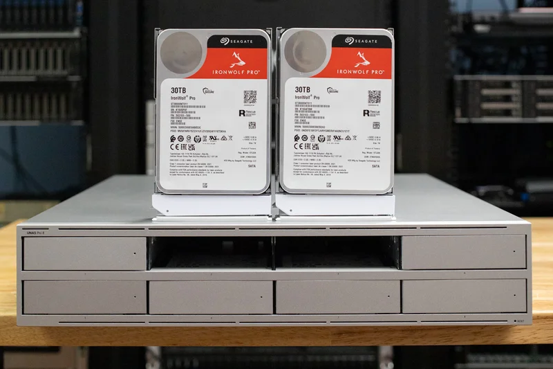 Ubiquiti UniFi NAS Pro 8 (UNAS Pro)