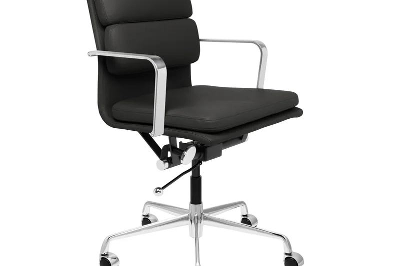 Laura Davidson SOHO Management Chair