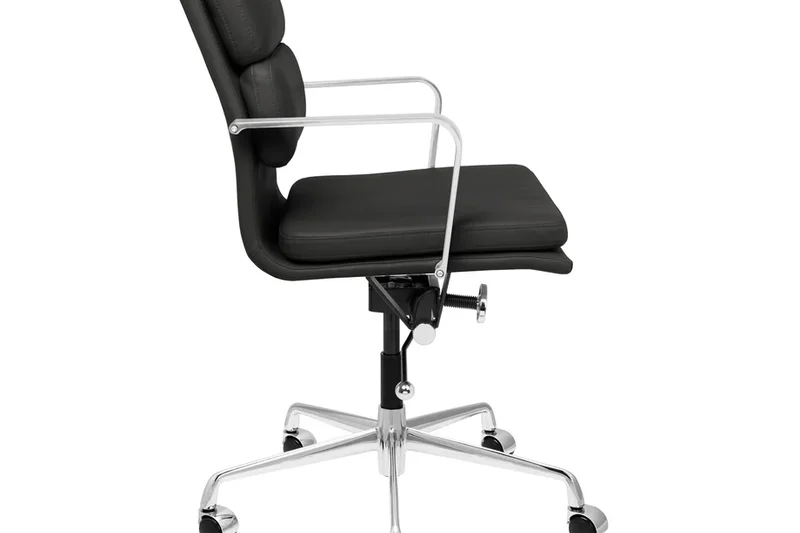 Laura Davidson SOHO Management Chair