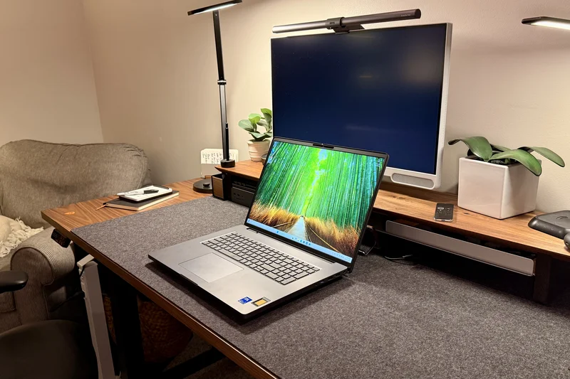 Steelcase Solo Sit-to-Stand Desk