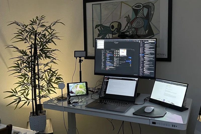 FlexiSpot Comhar EG8 All-in-One Standing Desk