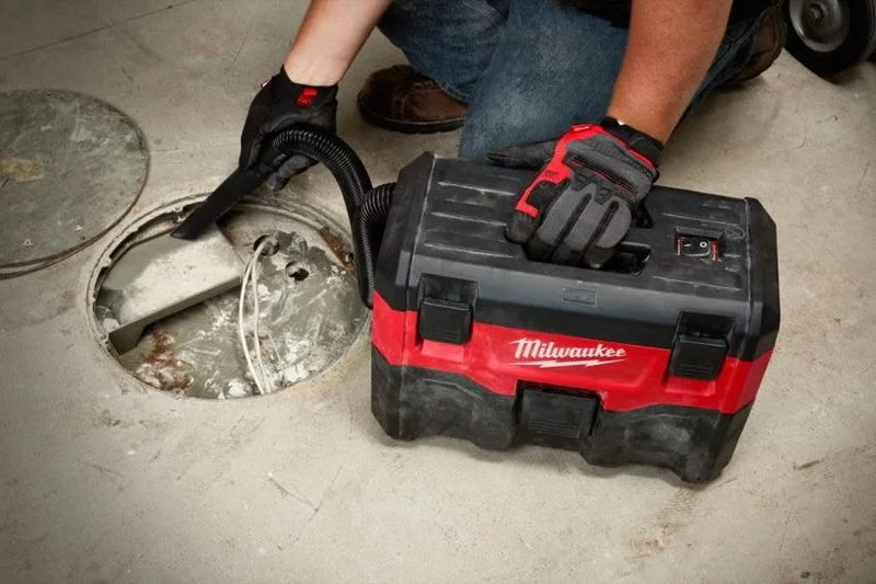 Milwaukee M18 Cordless Wet/Dry Vacuum (0880-20)