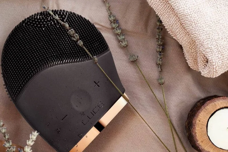 LUCE BEAUTY LUCE180° Facial Cleansing Device