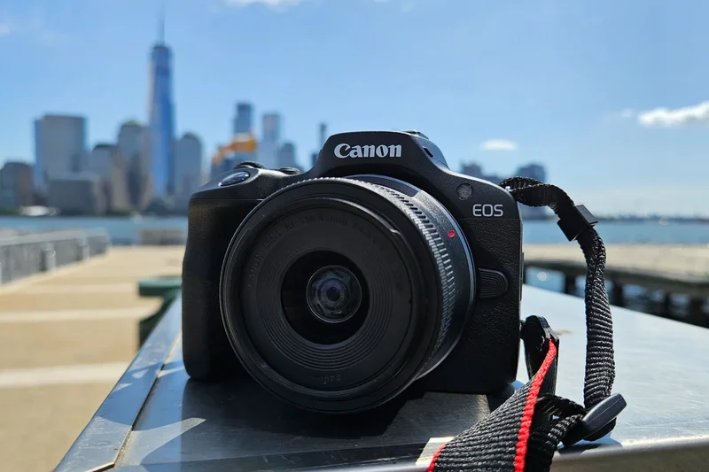 Canon EOS R100