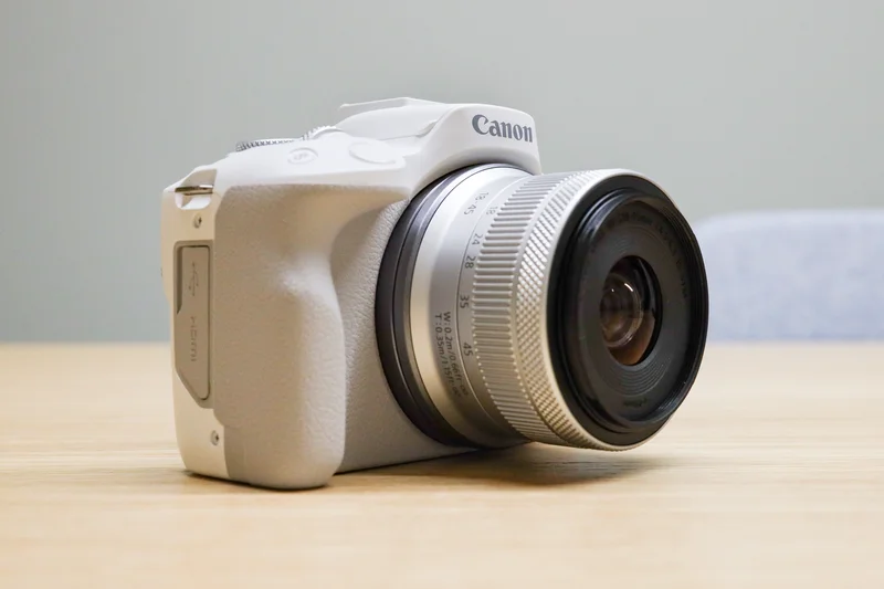 Canon EOS R50