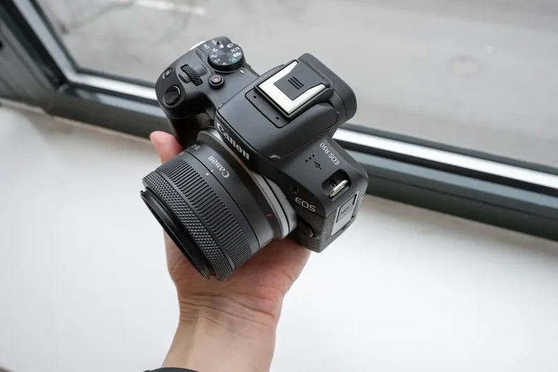 Canon EOS R50
