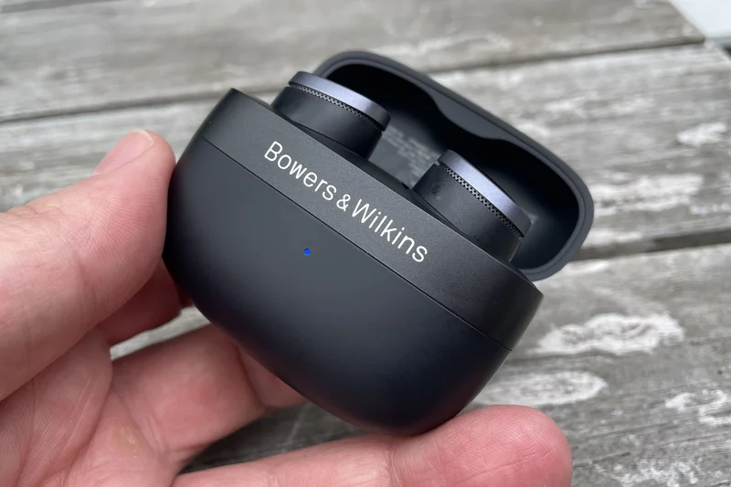 Bowers &amp; Wilkins Pi8