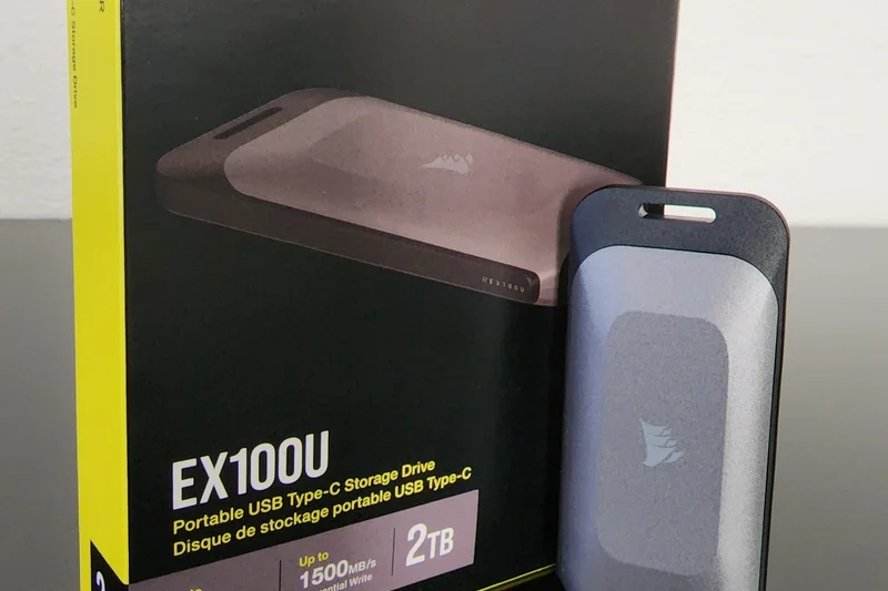 Corsair EX400U (2TB)
