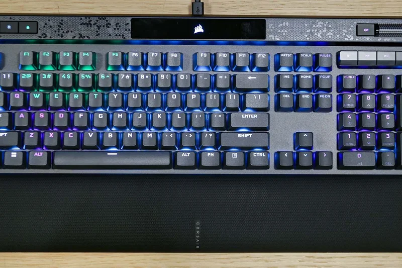 Corsair K70 MAX