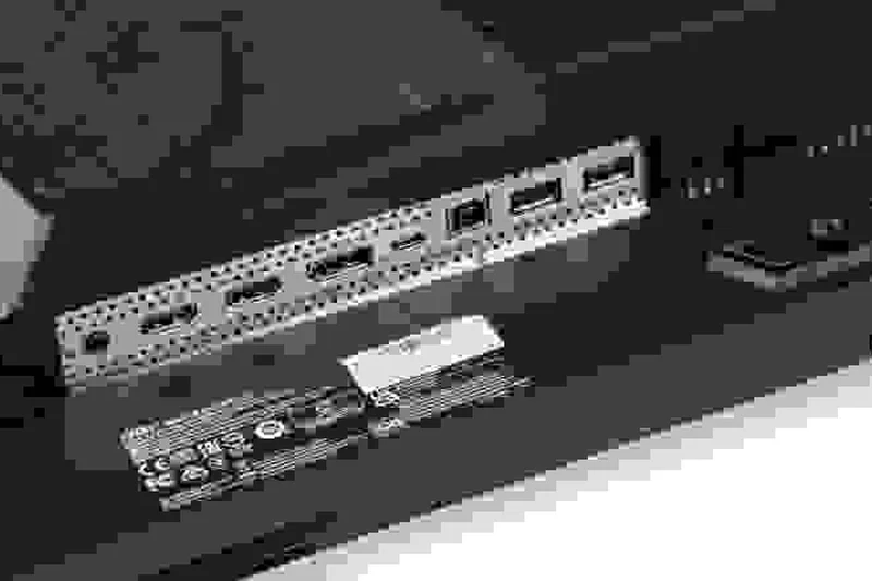 MSI MPG 321URX QD-OLED