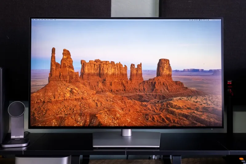 Dell UltraSharp U3225QE