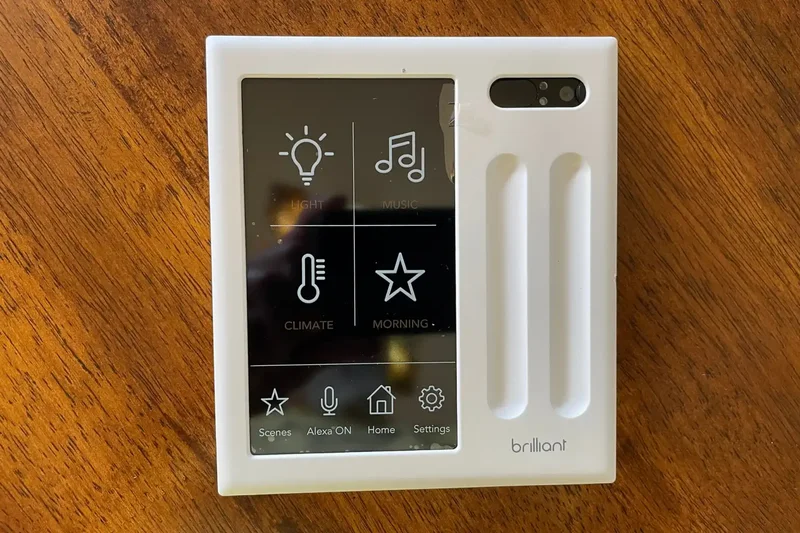 Brilliant Smart Home Control (Plug-In Panel)