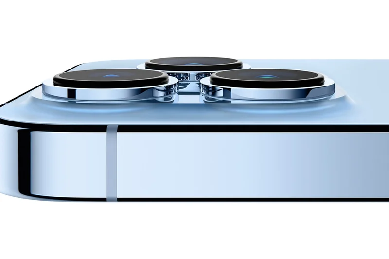 Apple iPhone 13 Pro (128GB, Amazon Renewed)