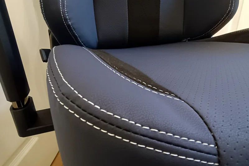 Boulies Master Chair