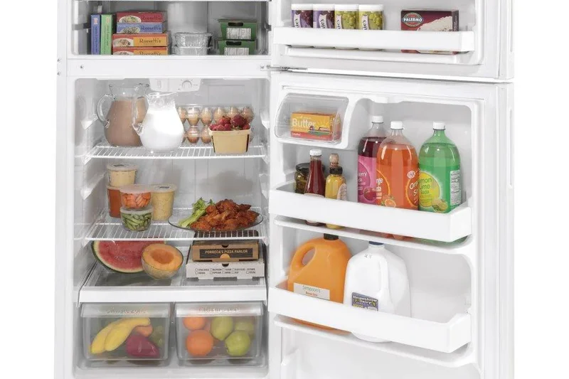 Hotpoint 15.6 cu. ft. Top-Freezer Refrigerator (HPS16BTNRWW)