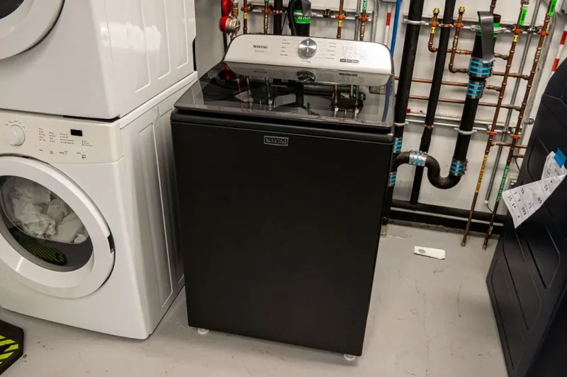 Maytag MVW6500MBK 4.7 cu. ft. Pet Pro Top Load Washer