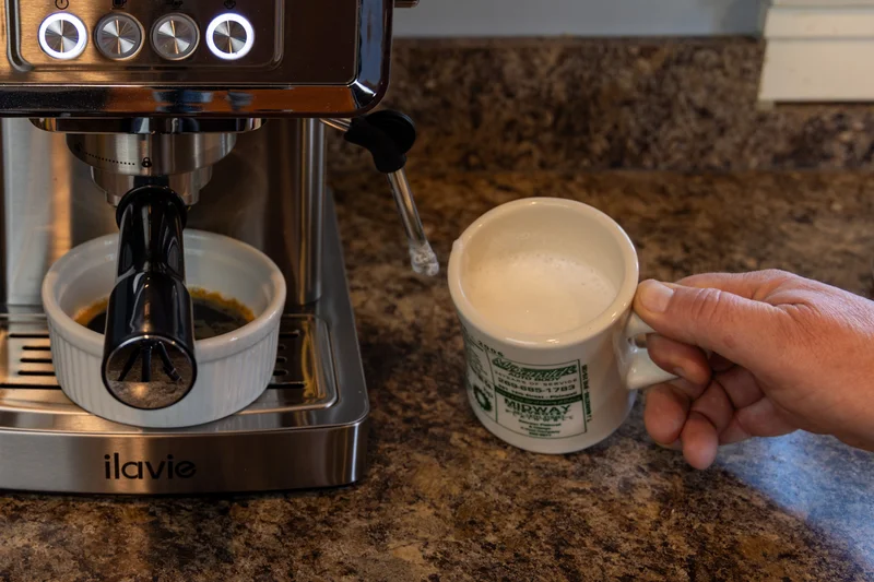 ILAVIE 20 Bar Espresso Automatic Machine