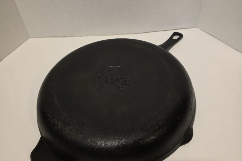 Calphalon Pre-Seasoned Cast Iron Skillet 12-inch