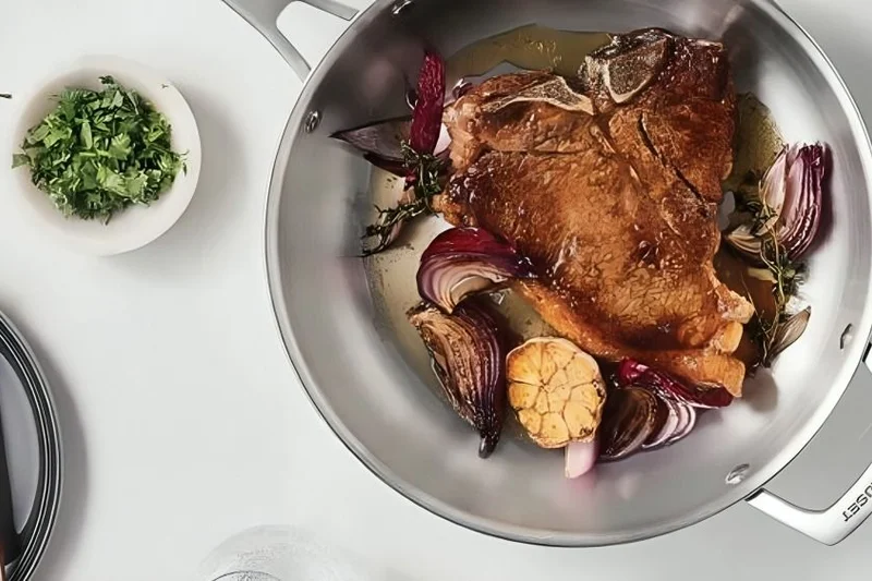 Le Creuset Signature 10.25" Cast Iron Skillet