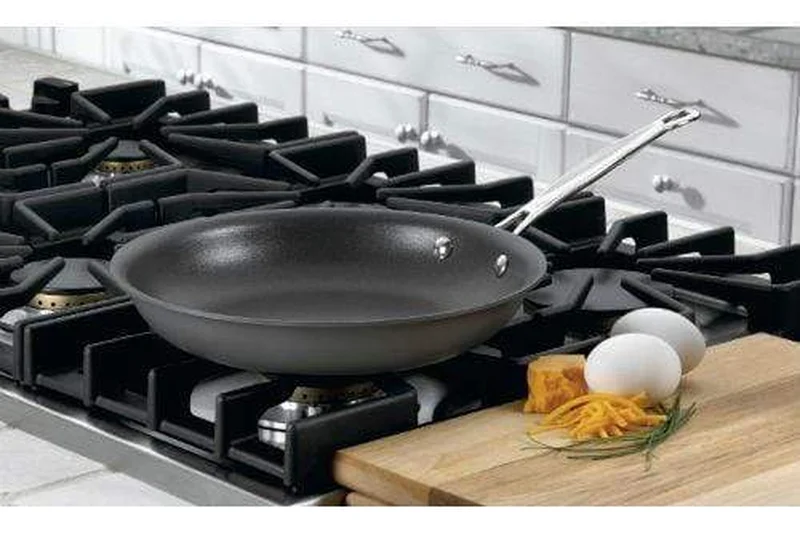 Cuisinart Chef's Classic Nonstick Hard-Anodized 10-Inch Skillet