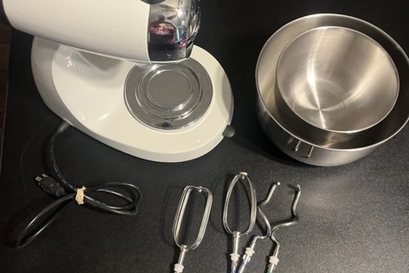 Sunbeam Mixmaster 350-Watt Stand Mixer