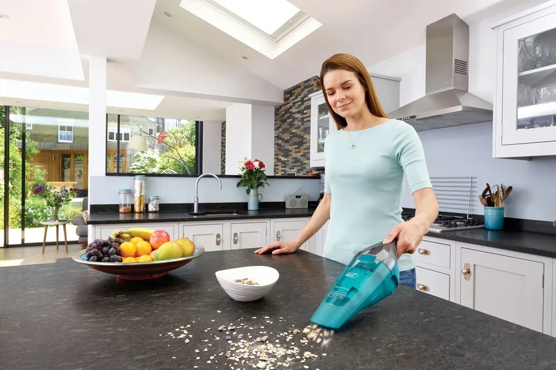 BLACK+DECKER dustbuster QuickClean Wet/Dry Handheld Vacuum HNV215BW52