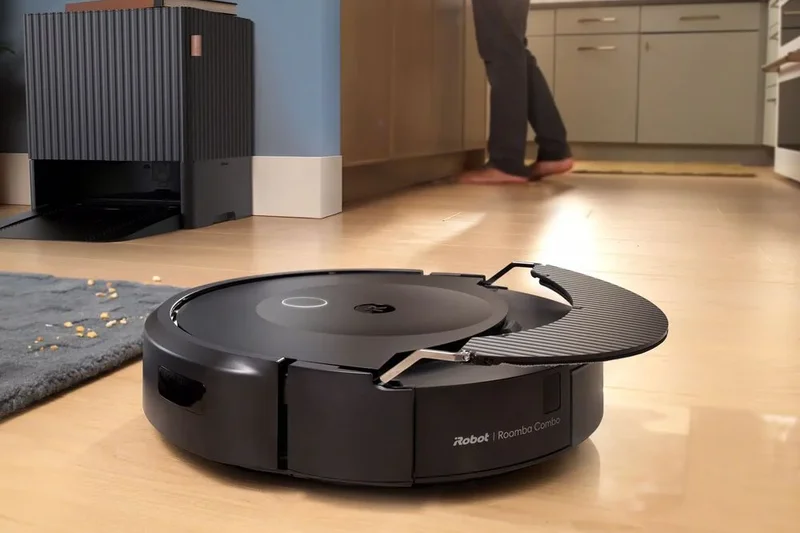 iRobot Roomba Combo 10 Max + AutoWash Dock