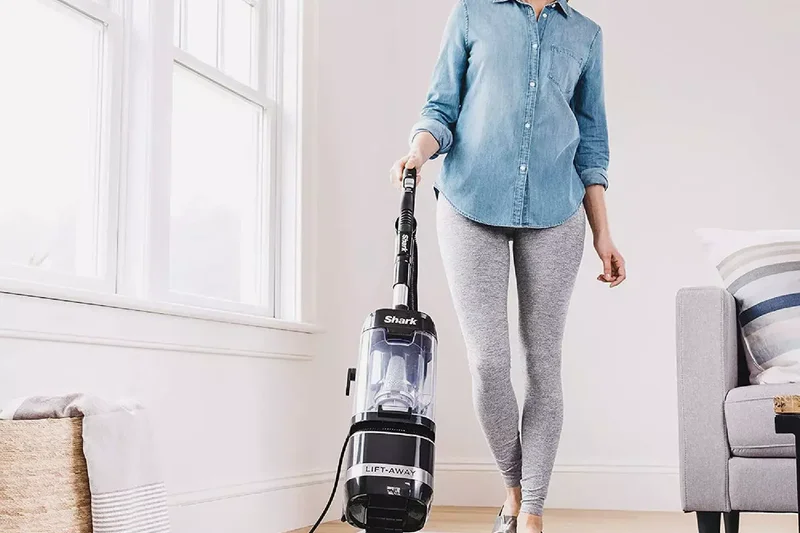 Shark Navigator Lift-Away ADV LA302