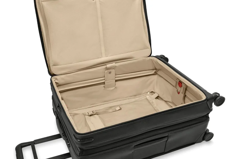 Briggs &amp; Riley Baseline Large Expandable Spinner