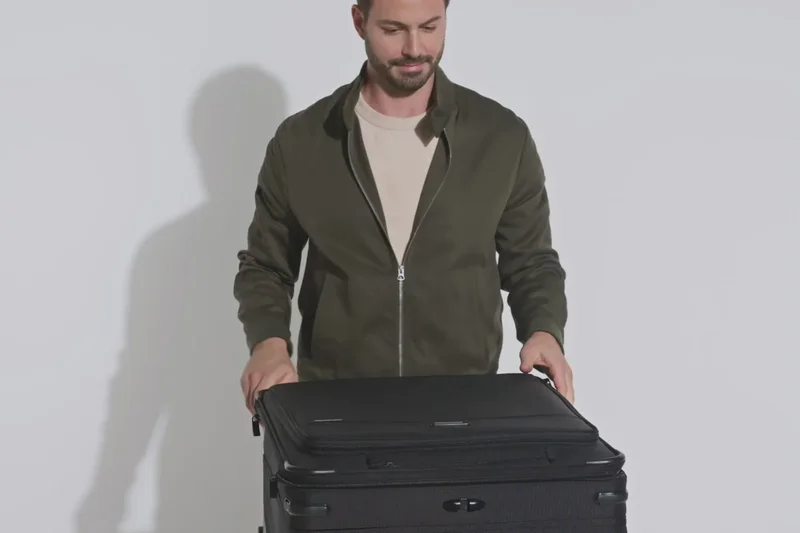 Briggs &amp; Riley Baseline Large Expandable Spinner